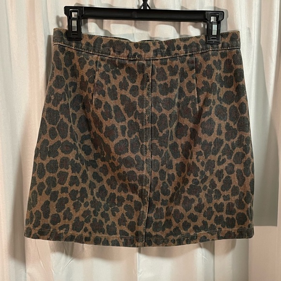 Cheetah Print Denim Skirt - Picture 4 of 4